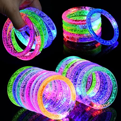AUAUY 16 Stück LED Leuchtarmbänder Blinkende Armbänder in der Dunkelheit Party Zubehör Glowstick Armband, Beleuchtendes Spielzeug für Geburtstagsparty Geschenke, Armreif für Kinder Erwachsene