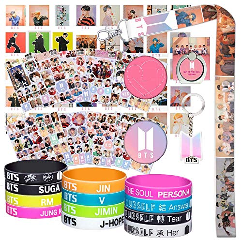 BTS Fanartikel Geschenk Set Für Army, Bangtan Boys Merch mit 12 BTS Armbänder, 2 Brosche, 1 Schlüsselanhänger,1 Handy Ring, 1 Schlüsselband, 12 Aufkleber, 40 Photocard