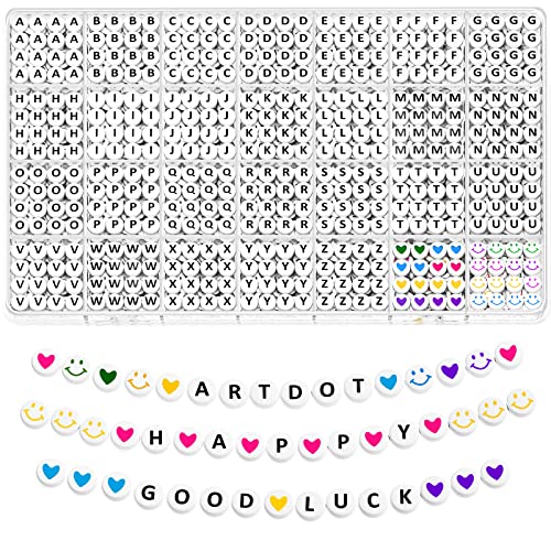 ARTDOT 1400 Stück A-Z Buchstabenperlen, Alphabet Perlen für Armbänder, 7 mm Perlen zum Auffädeln, Armbänder Selber Machen Buchstaben Perlen und Bunte Smiley Herz Perlen für Schmuck DIY Crafts