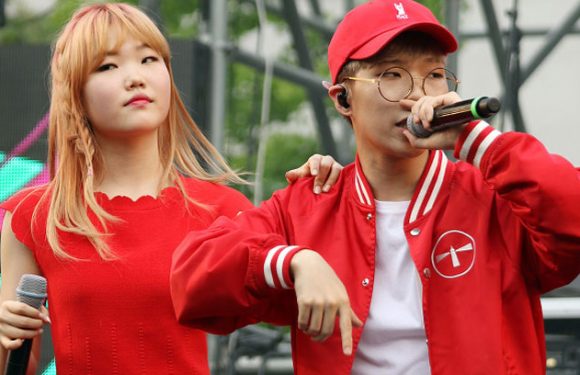 AKMU verlängern ihren Vertrag bei YG Entertainment