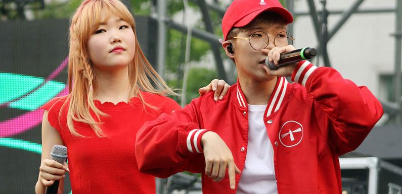 AKMU verlängern ihren Vertrag bei YG Entertainment