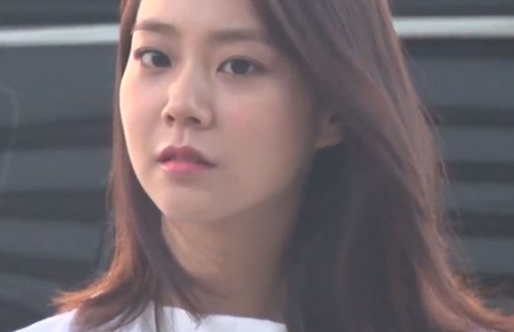 Seungyeon unterzeichnet bei YGX