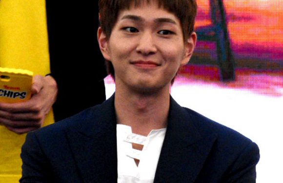 Onew is back!