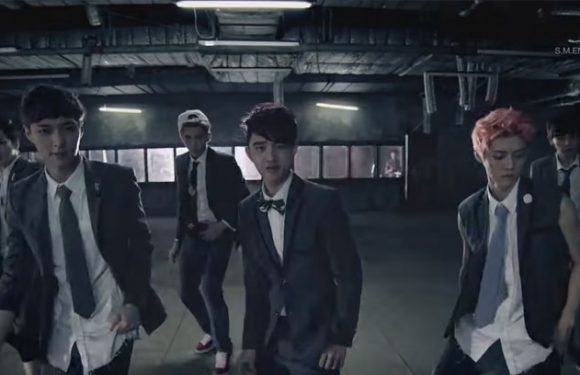 Hat sich da in EXO’s „Growl“ ein Geist eingeschlichen?