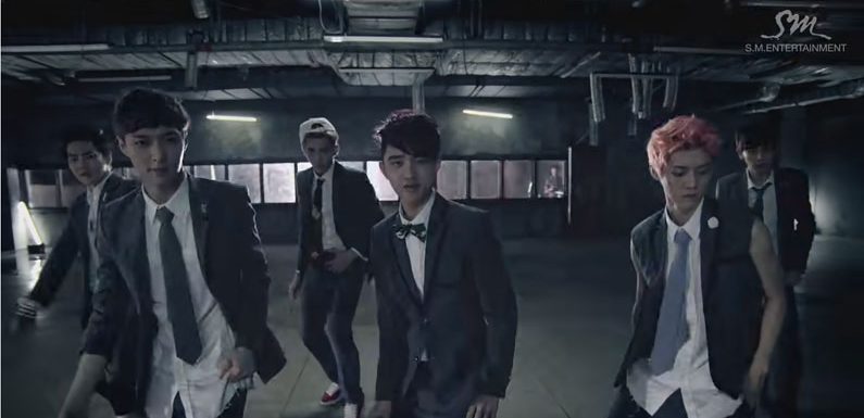 Hat sich da in EXO’s „Growl“ ein Geist eingeschlichen?