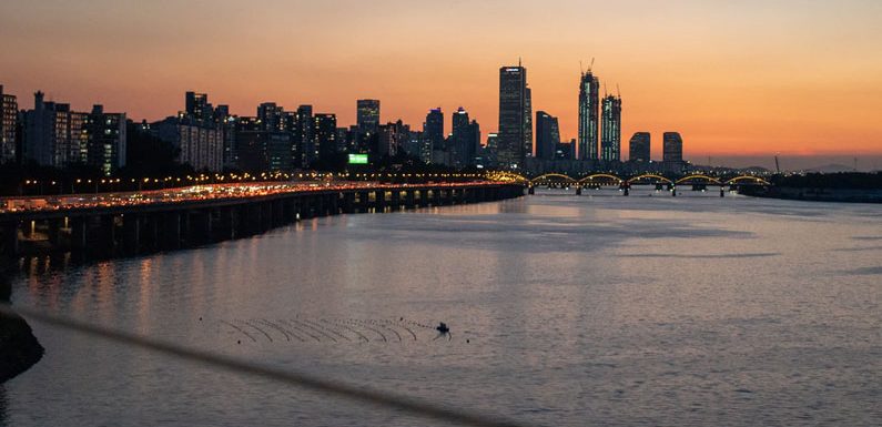 Betrunkener hat sein Auto im Han-River versenkt