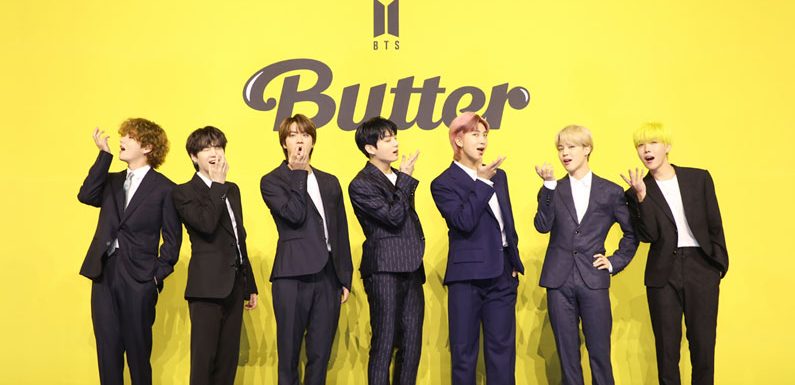 Shortnews: Eine 6. Woche in Folge bleiben BTS mit „Butter“ an der Spitze der Billboard #Hot100 Charts!