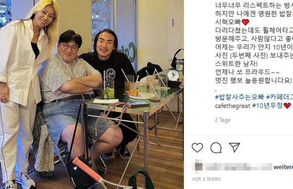 Bang Sihyuk hat sich am Fuß verletzt & braucht im Moment einen Rollstuhl