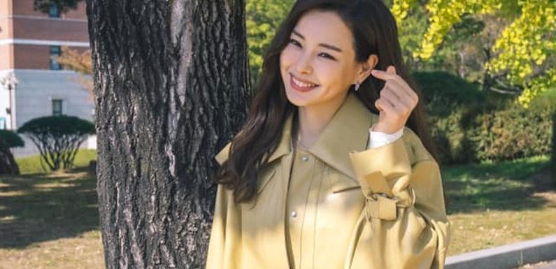 Honey Lee gibt Schwangerschaft bekannt