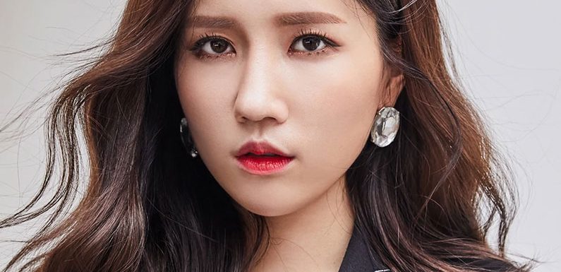 Jin (ehem. Lovelyz) eröffnet, dass sie ein Netzuser seit Monaten terrorisiert