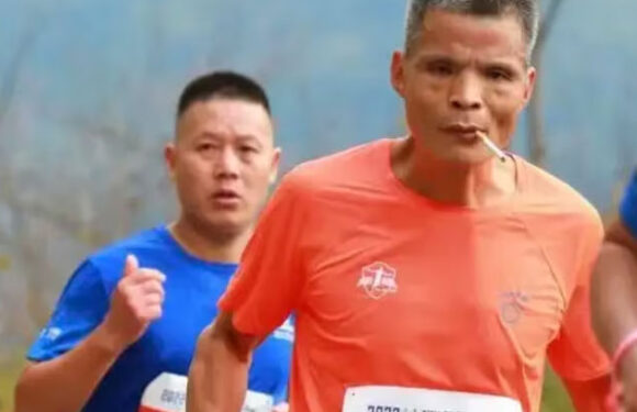Uncle Chen: Der Kettenrauchende Marathonläufer aus China